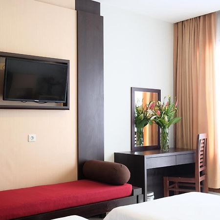 פונקאק The Grand Hill Resort-Hotel מראה חיצוני תמונה
