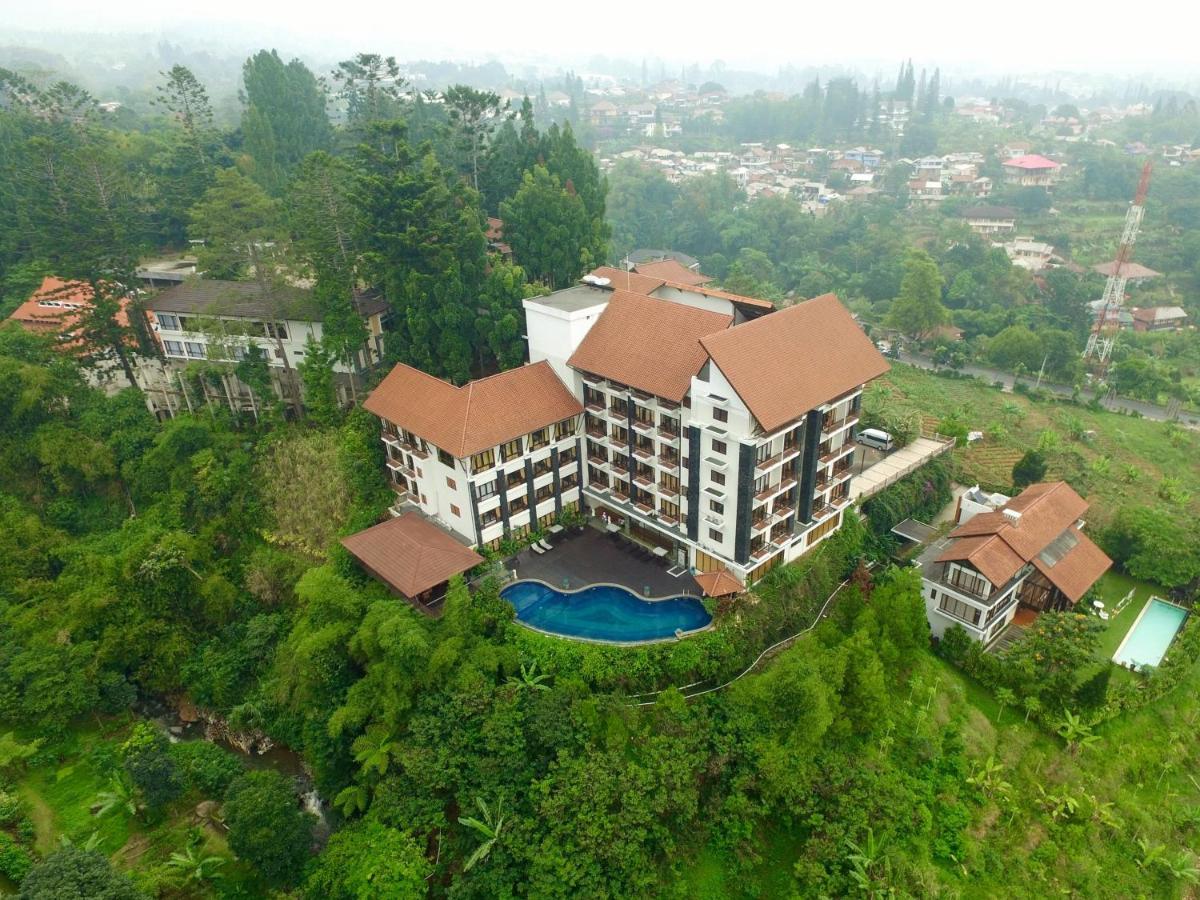 פונקאק The Grand Hill Resort-Hotel מראה חיצוני תמונה