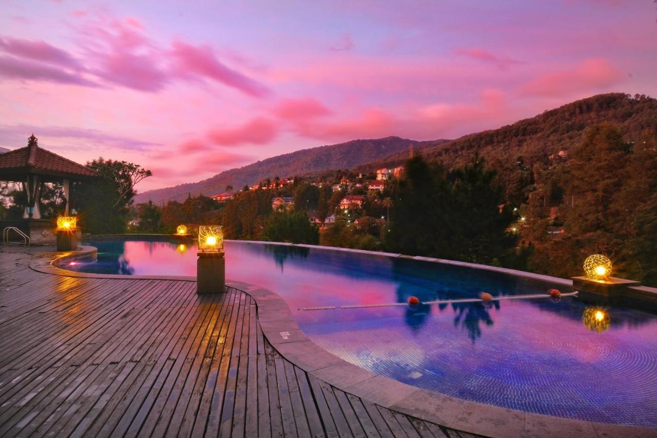 פונקאק The Grand Hill Resort-Hotel מראה חיצוני תמונה