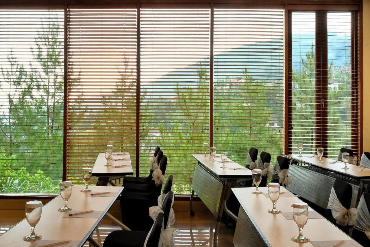 פונקאק The Grand Hill Resort-Hotel מראה חיצוני תמונה